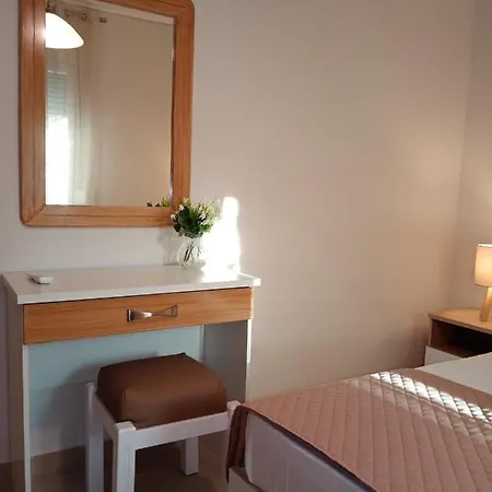 Roses 2 アパート *