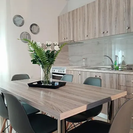 Roses 2 Apartamento *