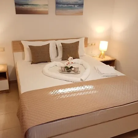 Apartamento Roses 2 *